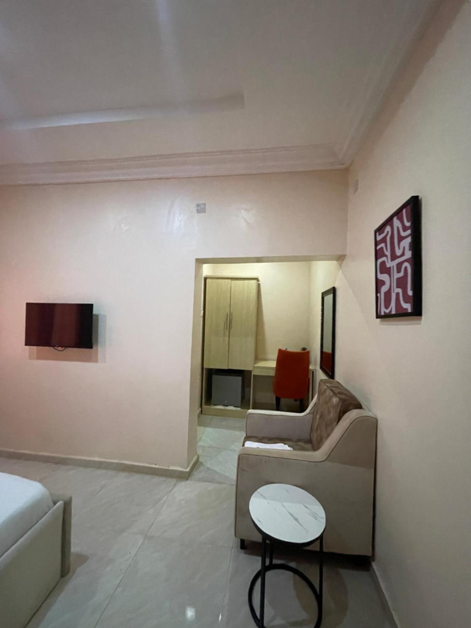 Nexus Xpress Hotel Абуджа Экстерьер фото