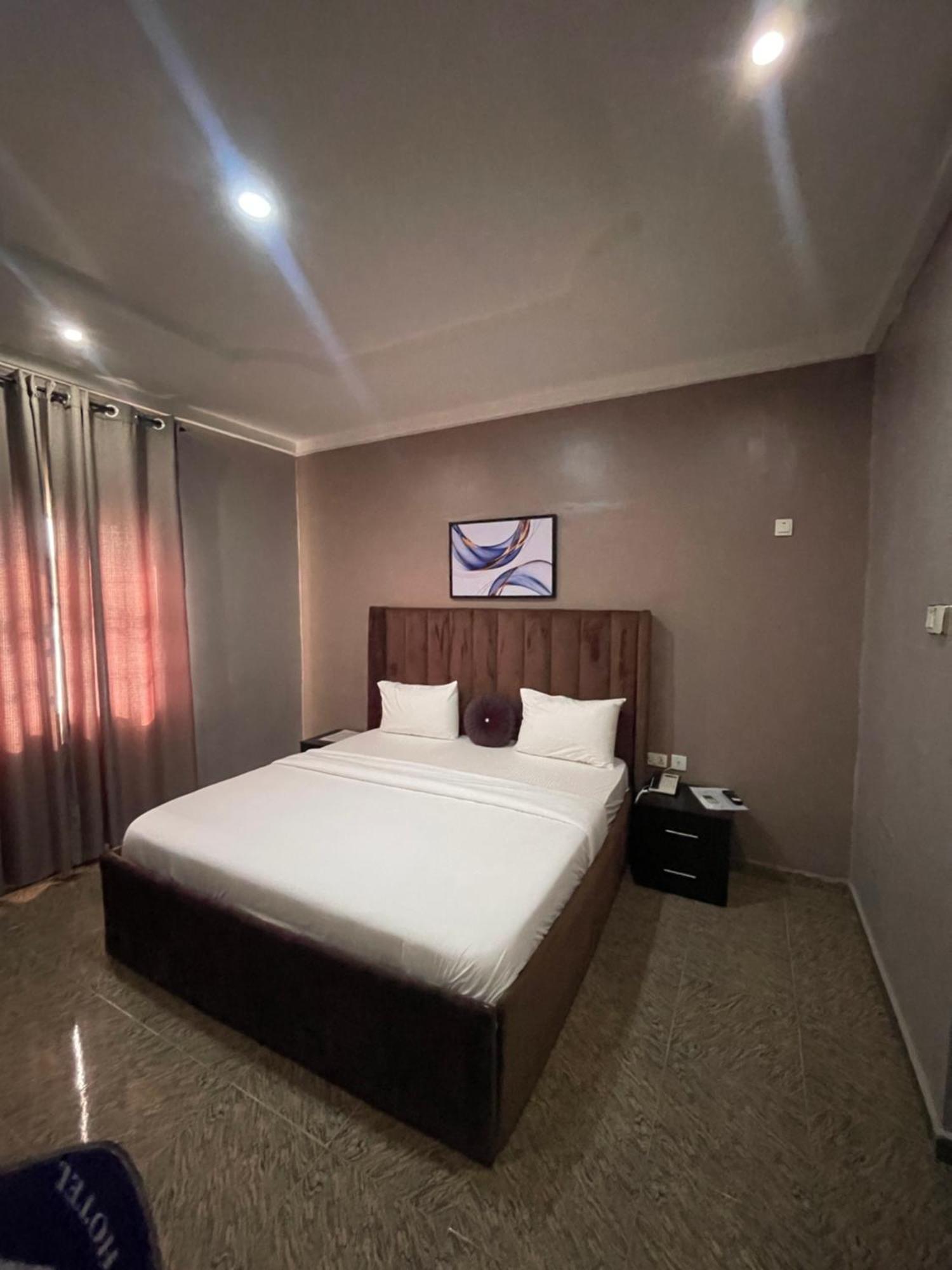 Nexus Xpress Hotel Абуджа Экстерьер фото